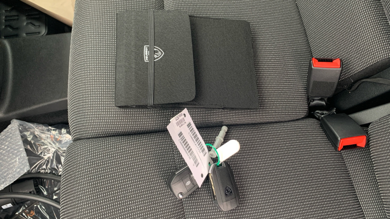 Peugeot Partner E-Long 100kW 52kWh Asphalt Van Auto